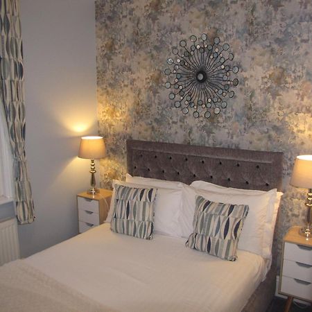 Ashmira Guest House Уеймут Екстериор снимка