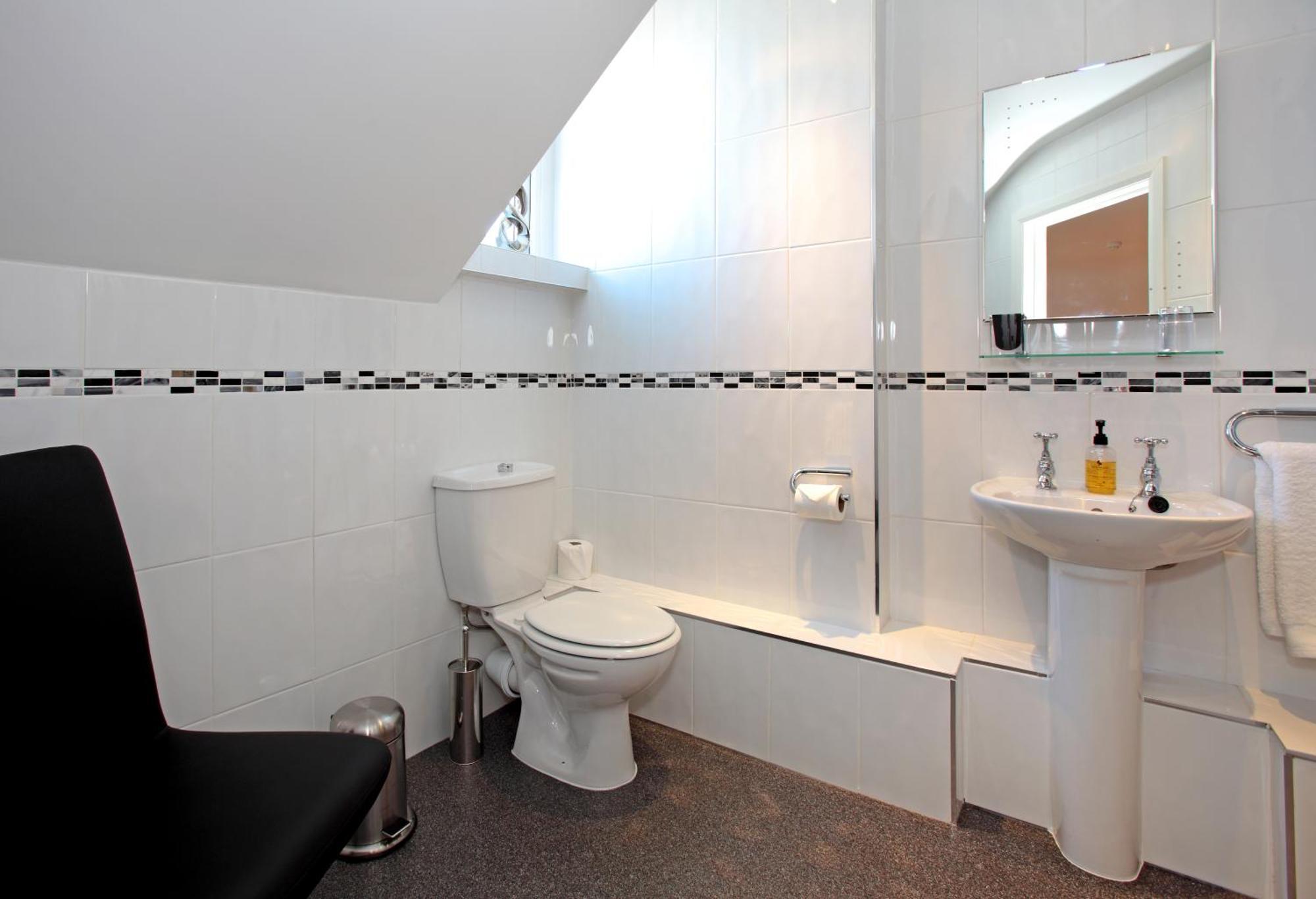 Ashmira Guest House Уеймут Екстериор снимка
