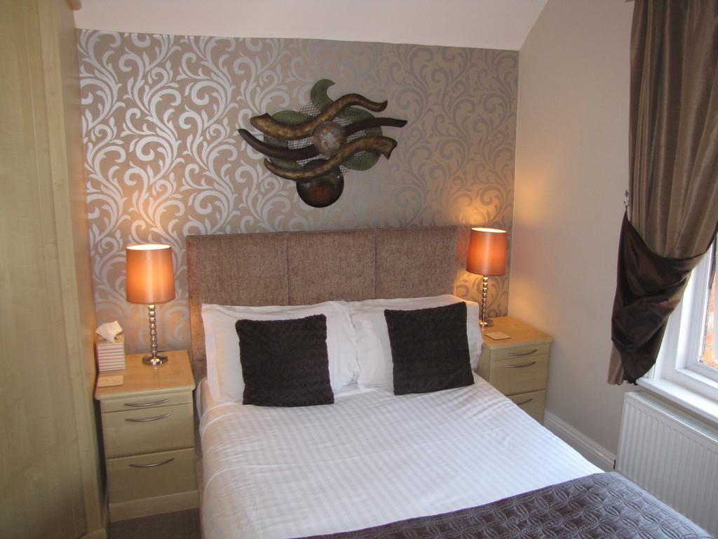 Ashmira Guest House Уеймут Екстериор снимка