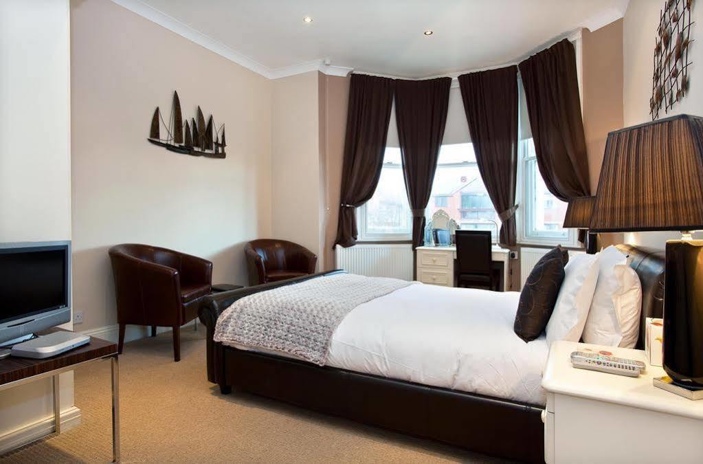 Ashmira Guest House Уеймут Екстериор снимка